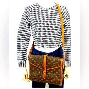 ✨RARE✨ Authentic Vintage Louis Vuitton Sac Serviette Portable Pliante Crossbody
